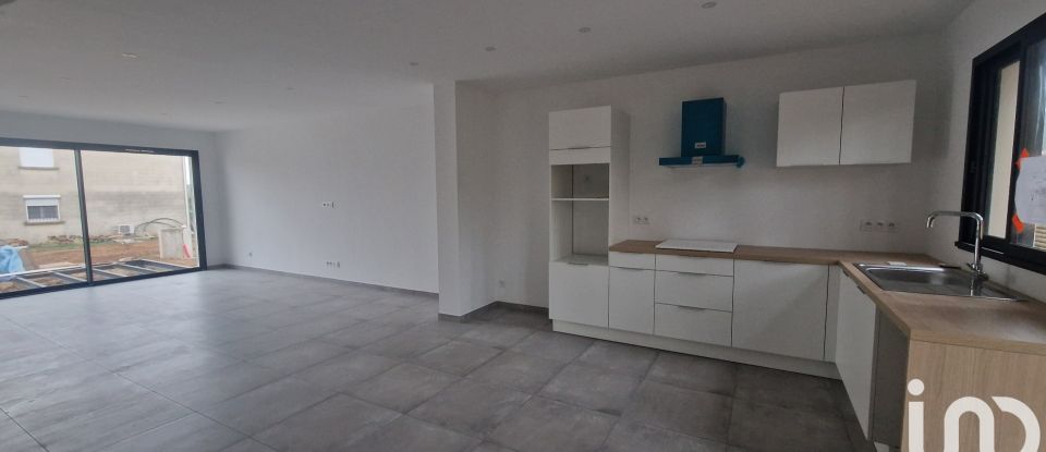 House 4 rooms of 95 m² in Lédenon (30210)