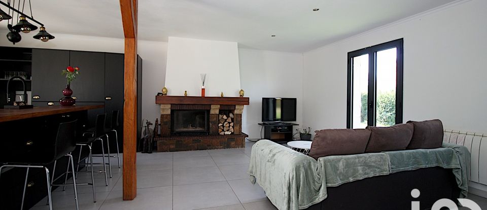 Maison traditionnelle 5 pièces de 115 m² à Le Mesnil-Saint-Denis (78320)