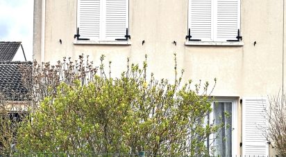 Maison traditionnelle 6 pièces de 107 m² à Magny-les-Hameaux (78114)