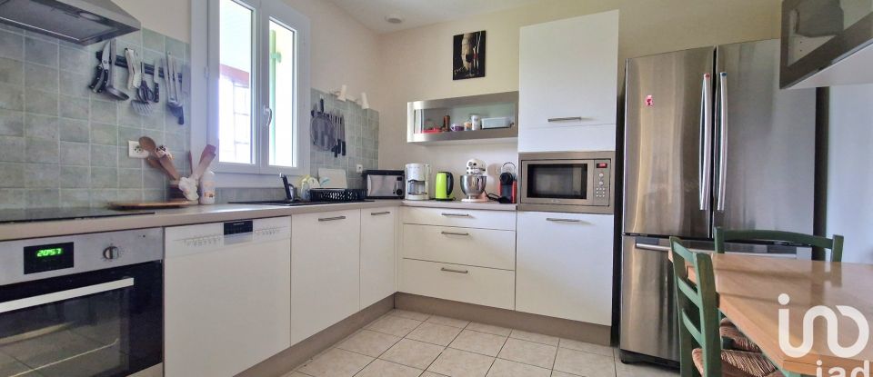 House 3 rooms of 90 m² in Ribérac (24600)