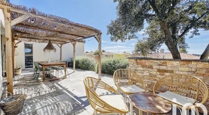 Traditional house 5 rooms of 133 m² in Quarante (34310)