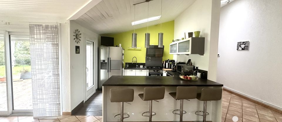 Maison traditionnelle 6 pièces de 134 m² à Lésigny (77150)