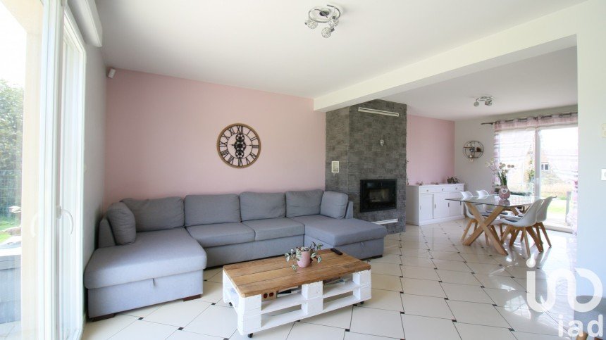 Maison traditionnelle 6 pièces de 171 m² à Monnes (02470)