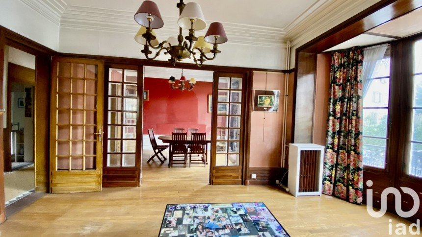 Maison traditionnelle 9 pièces de 199 m² à Thiais (94320)