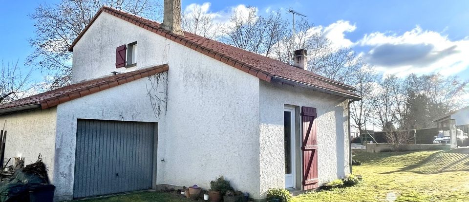 Maison traditionnelle 8 pièces de 127 m² à Saint-Georges-lès-Baillargeaux (86130)