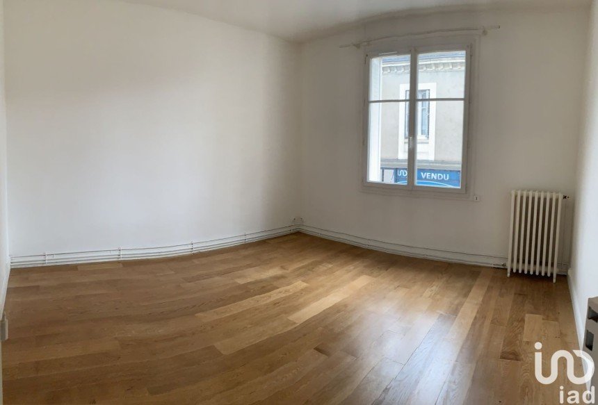Apartment 2 rooms of 42 m² in Tours (37000)