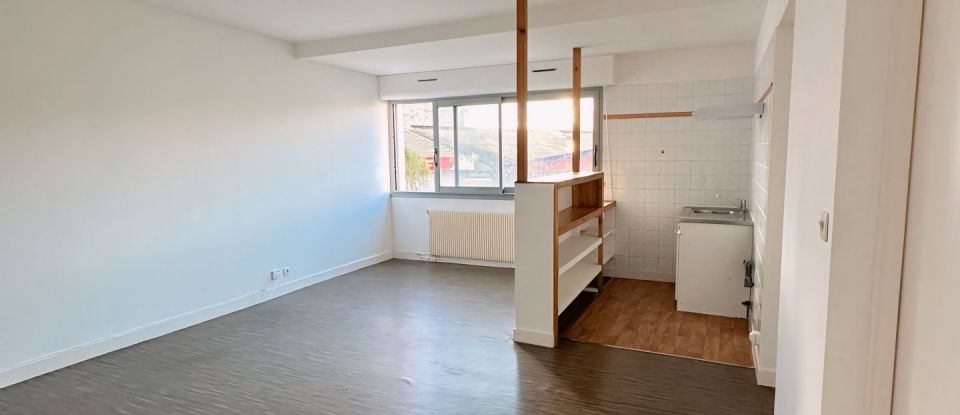 Appartement 2 pièces de 45 m² à Bordeaux (33300)