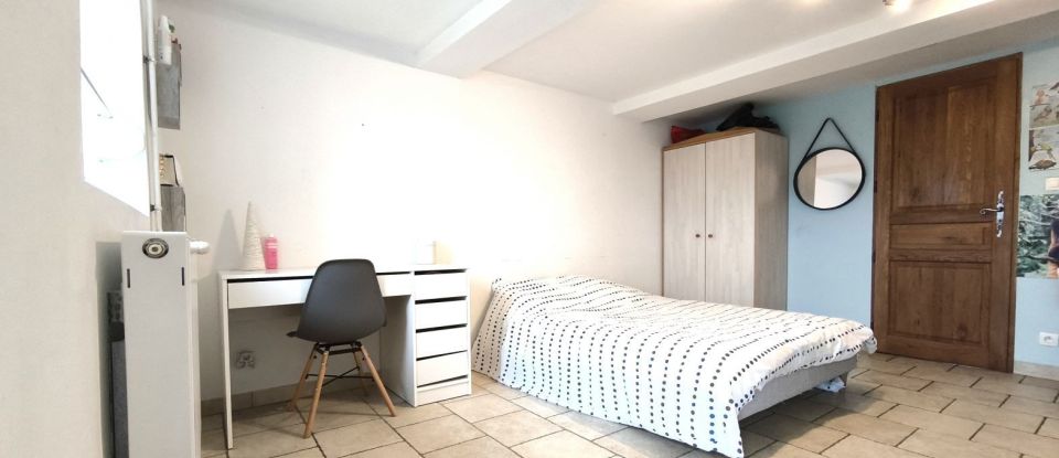 Maison 5 pièces de 154 m² à Neuville-lez-Beaulieu (08380)