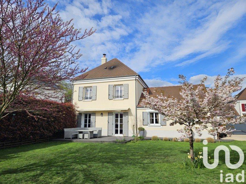 Maison traditionnelle 5 pièces de 120 m² à Bailly-Romainvilliers (77700)