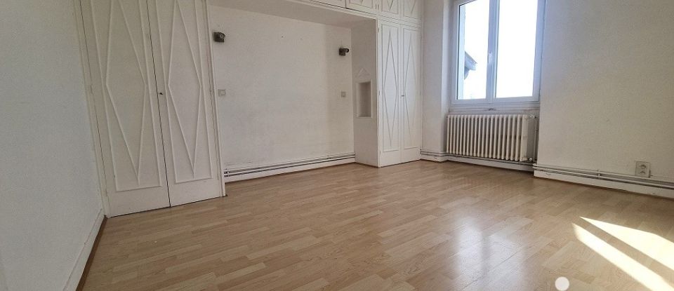 Appartement 7 pièces de 167 m² à Saint-Amour-Bellevue (71570)