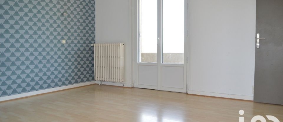 Appartement 7 pièces de 167 m² à Saint-Amour-Bellevue (71570)