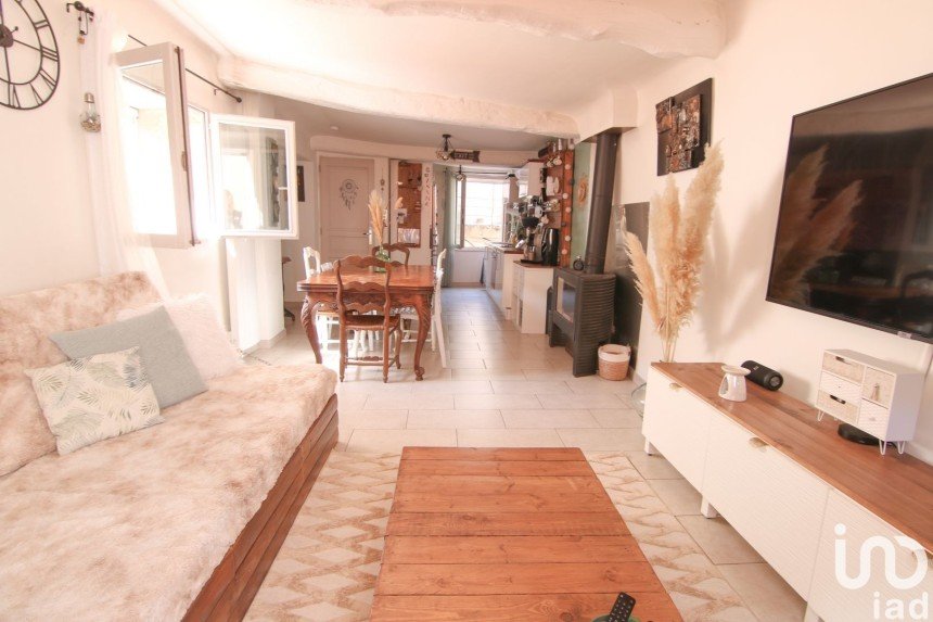 House 6 rooms of 112 m² in La Roquebrussanne (83136)
