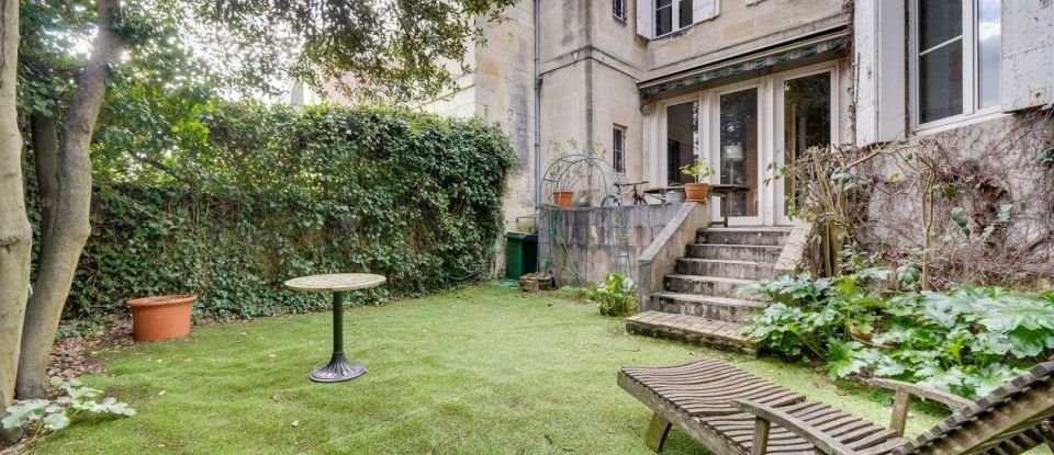 Town house 8 rooms of 238 m² in Bordeaux (33000)