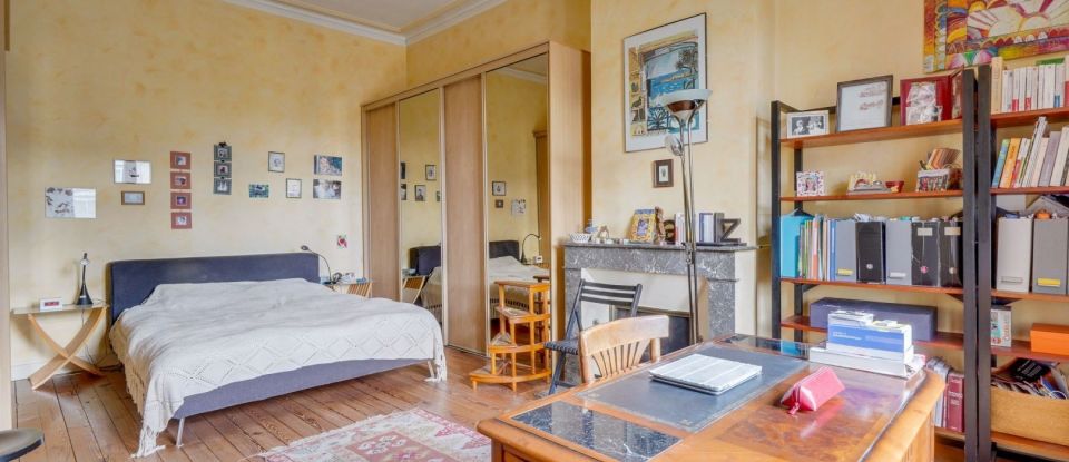 Town house 8 rooms of 238 m² in Bordeaux (33000)