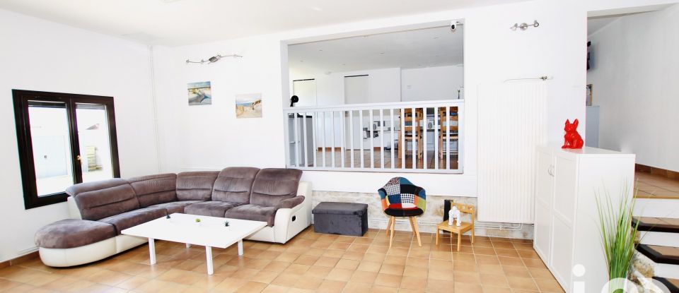Maison traditionnelle 5 pièces de 135 m² à Évry-Grégy-sur-Yerre (77166)