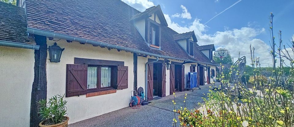 Maison traditionnelle 7 pièces de 165 m² à Pierrefitte-ès-Bois (45360)
