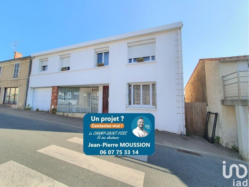 Maison 9 pièces de 236 m² à Le Champ-Saint-Père (85540)