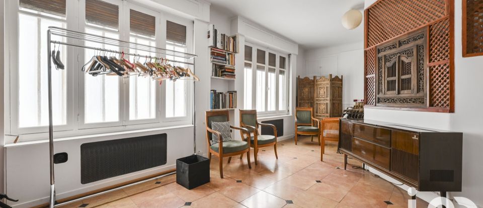 Maison traditionnelle 9 pièces de 385 m² à Paris (75020)