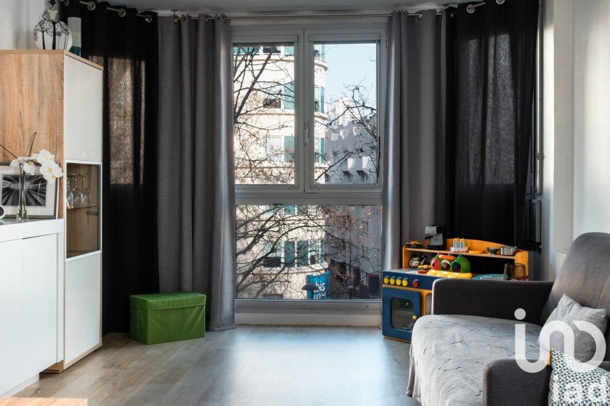 Appartement 3 pièces de 55 m² à Paris (75019)