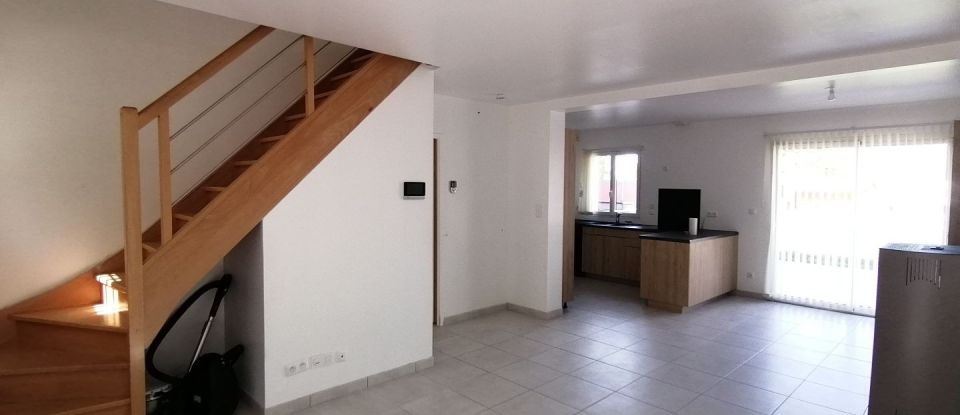 House 6 rooms of 106 m² in Nanteuil-le-Haudouin (60440)