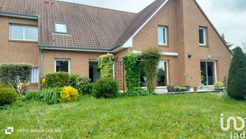 House 6 rooms of 221 m² in - (59860)
