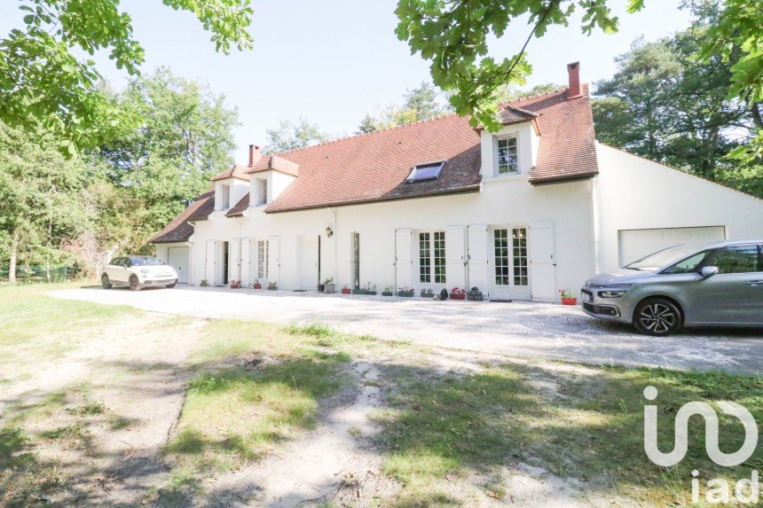 Maison de campagne 10 pièces de 205 m² à Noisy-sur-École (77123)