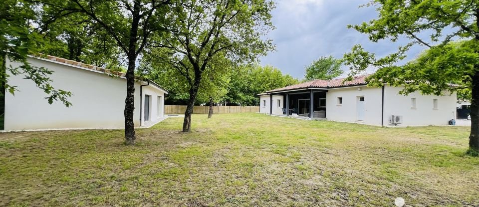Maison 5 pièces de 158 m² à Castelsarrasin (82100)