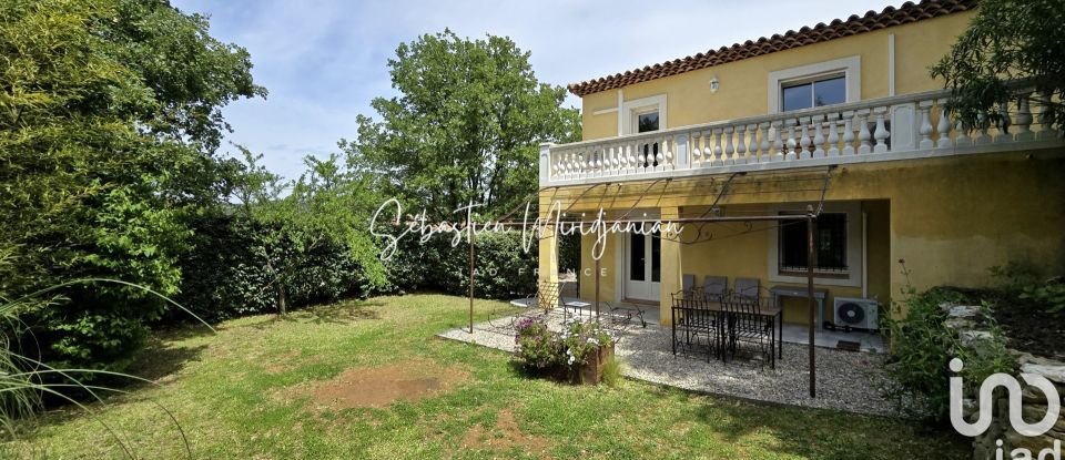 Maison traditionnelle 5 pièces de 188 m² à Solliès-Toucas (83210)