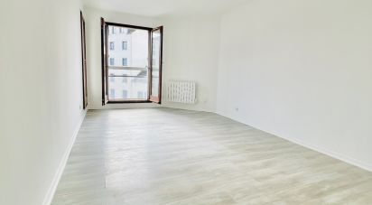Appartement 3 pièces de 69 m² à Creil (60100)