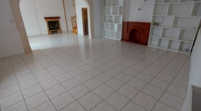 Maison 4 pièces de 140 m² à Mortagne-sur-Sèvre (85290)