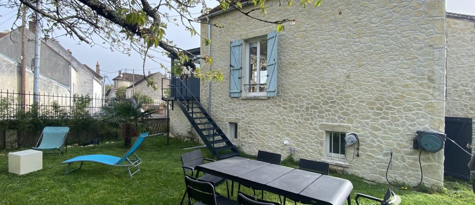 Maison 7 pièces de 118 m² à Saint-Pierre-lès-Nemours (77140)