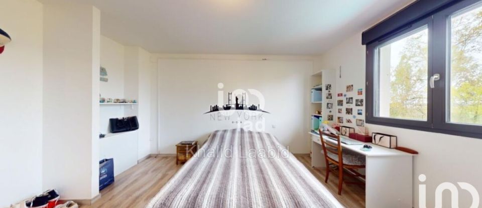 Maison traditionnelle 6 pièces de 163 m² à Montauban (82000)