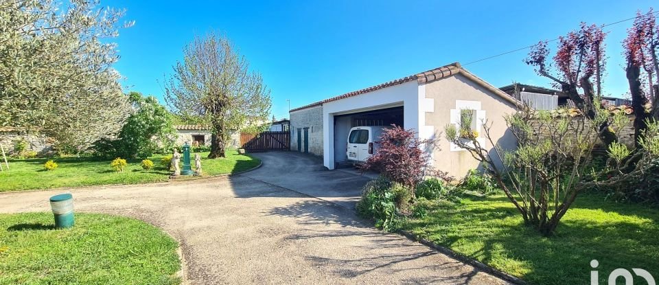 House 7 rooms of 170 m² in Massognes (86170)