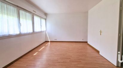 Appartement 2 pièces de 52 m² à - (91400)