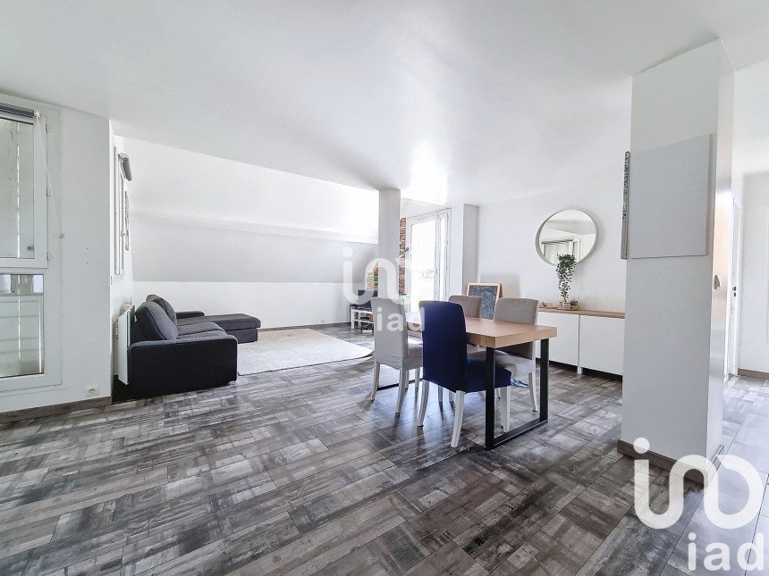 Duplex 5 rooms of 90 m² in Lisses (91090)
