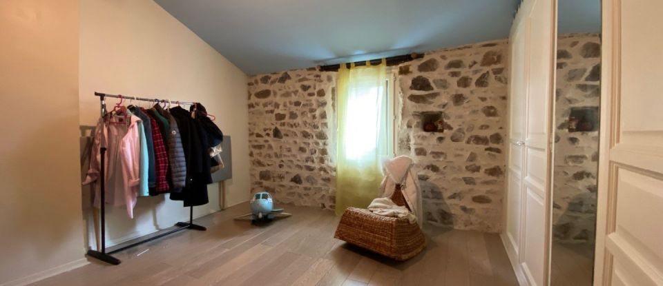Maison 7 pièces de 172 m² à Brignais (69530)