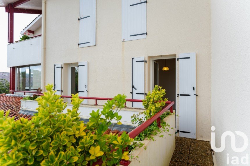 Appartement 3 pièces de 74 m² à Saint-Martin-de-Seignanx (40390)