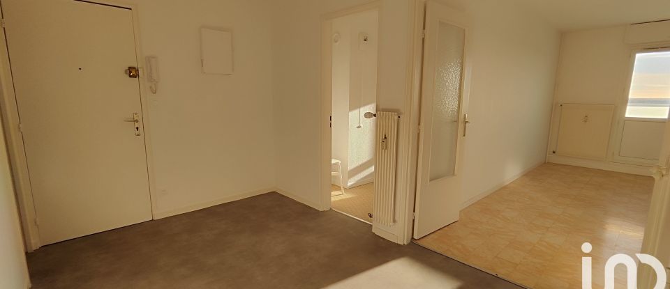 Appartement 4 pièces de 89 m² à Saint-Memmie (51470)