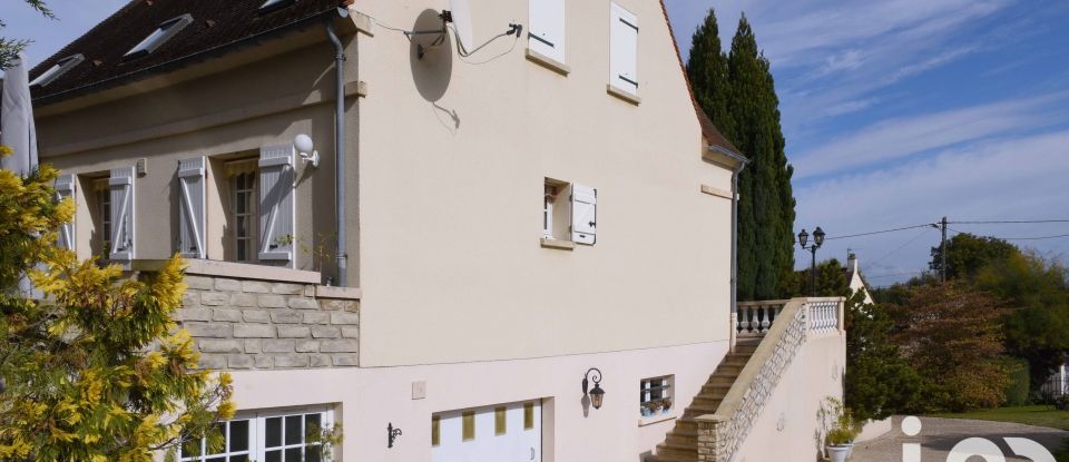 Maison traditionnelle 7 pièces de 187 m² à Chiry-Ourscamp (60138)