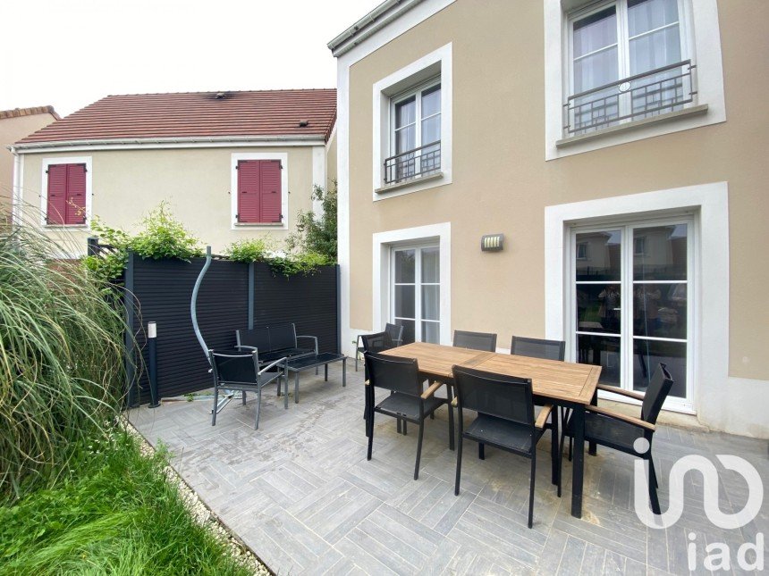 Traditional house 4 rooms of 75 m² in Nandy (77176)