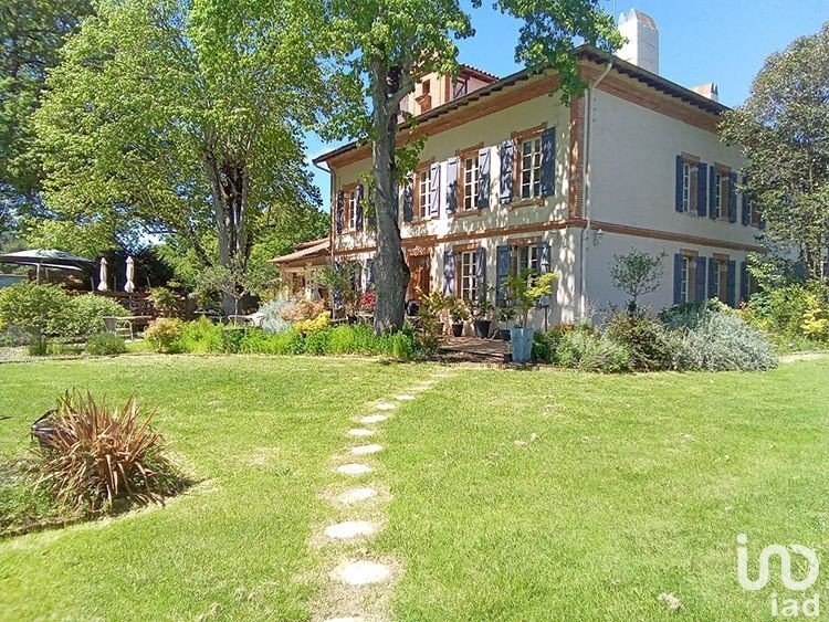 Maison 10 pièces de 385 m² à Marignac-Lasclares (31430)