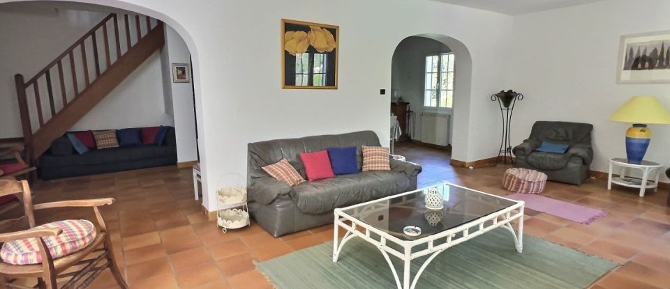 Maison 10 pièces de 220 m² à La Cadière-d'Azur (83740)