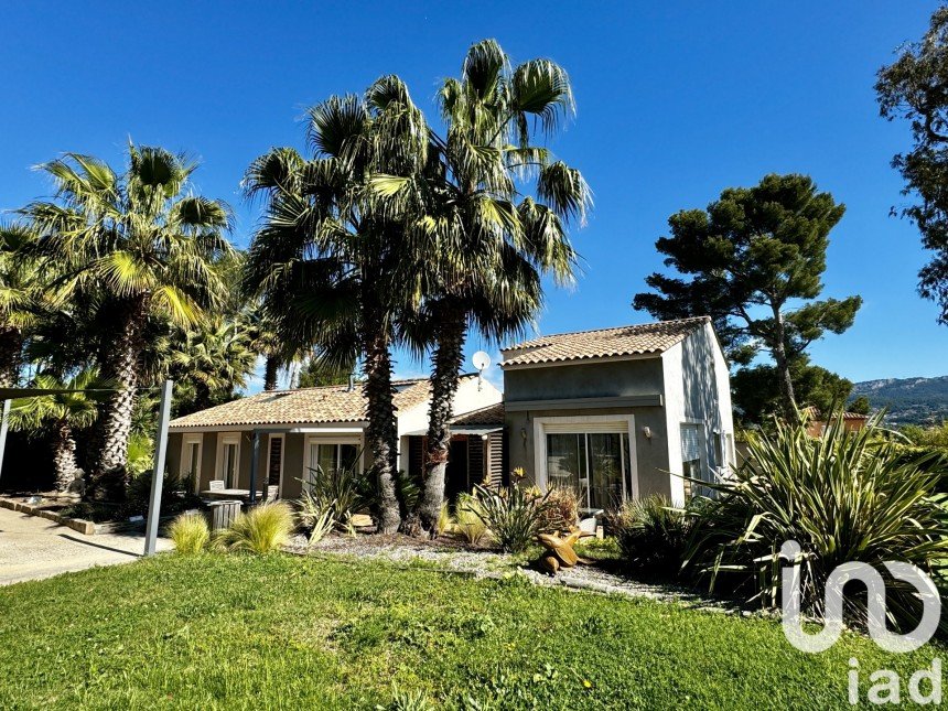 House 7 rooms of 235 m² in Six-Fours-les-Plages (83140)