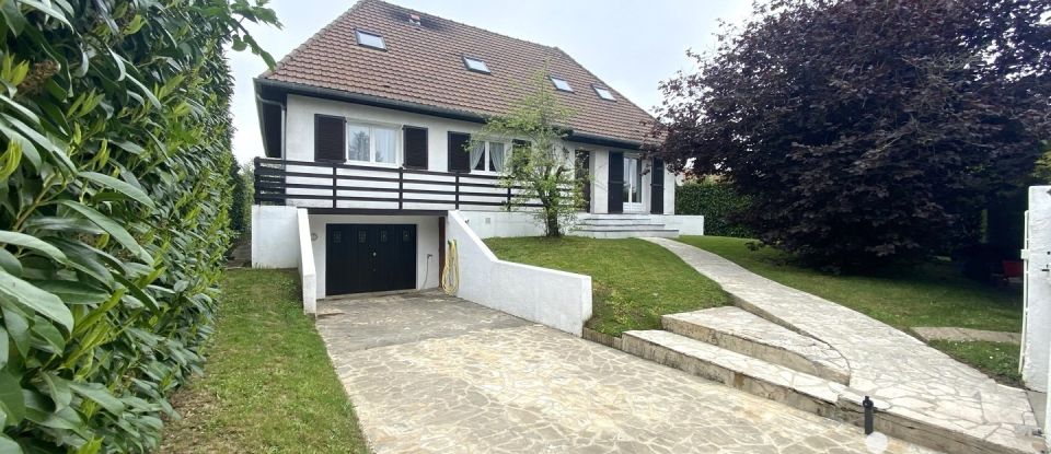 Maison 9 pièces de 191 m² à Rambouillet (78120)