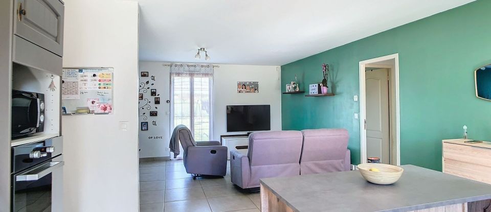 Maison 4 pièces de 83 m² à Saint-Martin-d'Ordon (89330)