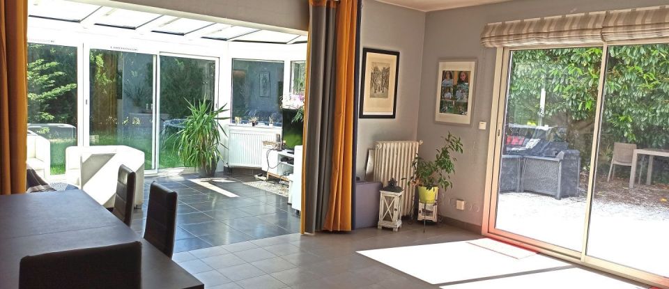 House 7 rooms of 170 m² in L'Haÿ-les-Roses (94240)
