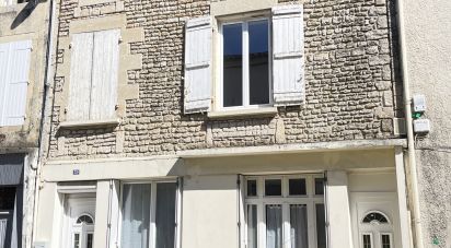 Town house 4 rooms of 176 m² in Chef-Boutonne (79110)
