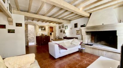 House 5 rooms of 145 m² in Aramon (30390)