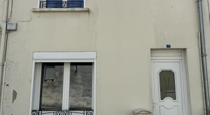 Maison 4 pièces de 102 m² à Mortagne-sur-Gironde (17120)