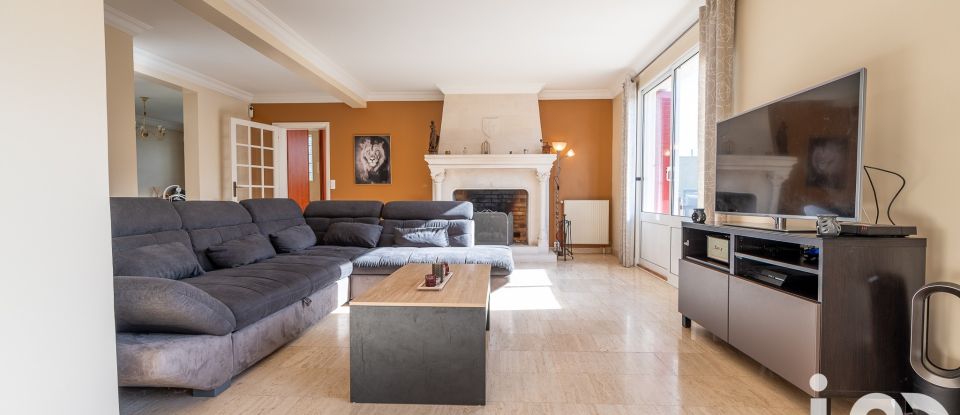 Maison traditionnelle 7 pièces de 189 m² à Villepreux (78450)